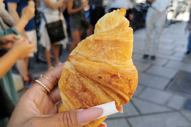 #1 Bordeaux Food and Wine Tasting Tour w/ Local Foodie Guide - Three jams in a blind tasting