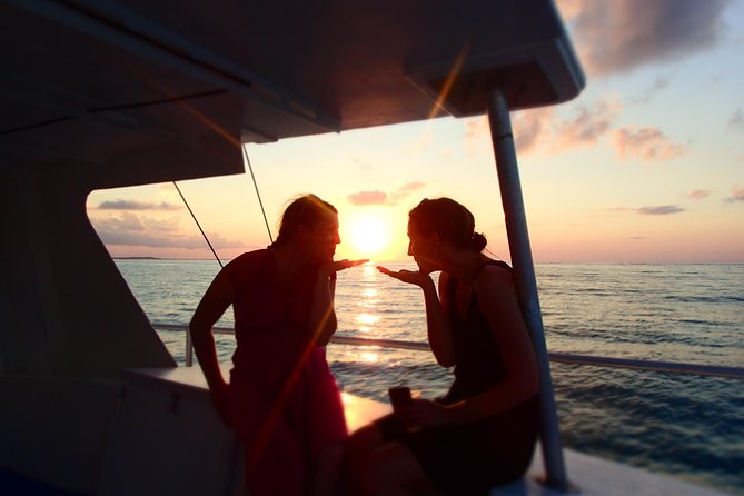2 Hour Champagne Sunset Cruise from Grace Bay, Providenciales (Adult Only) - Music, Crew Energy, and the Social Mood