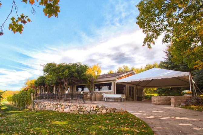 5-Hour Traverse City Wine Tour: 4 Wineries on Old Mission Peninsula - The winery lineup can change