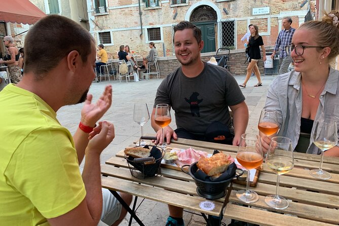 A Venetian Evening: Wine Tasting and Cicchetti with a Local Guide - What you will eat and drink