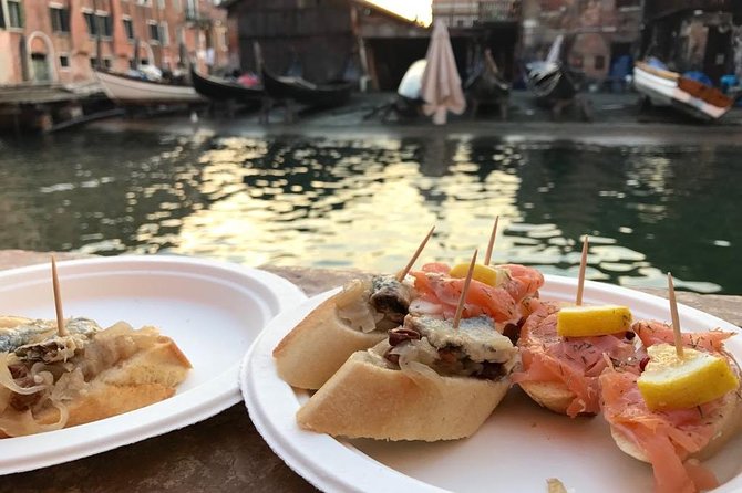 A Venetian Evening: Wine Tasting and Cicchetti with a Local Guide - The guides shape the experience