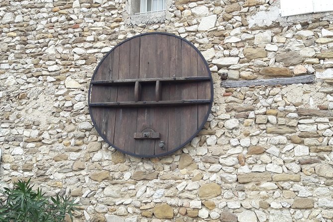 Afternoon Wine Tour to Chateauneuf du Pape from Avignon - The short castle viewpoint stop
