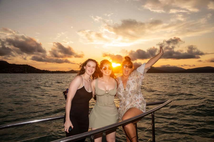 Airlie Beach: 2-Hour Sunset Cruise with Sparkling Wine - Meeting the boat at Coral Sea Marina
