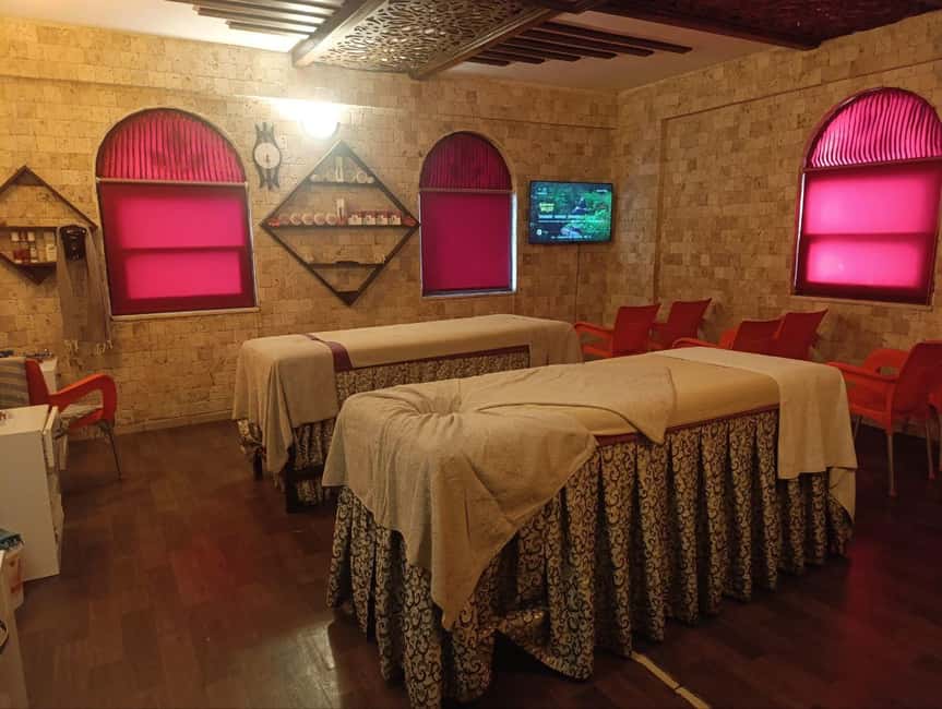 Alanya: Legendary Turkish Bath with Wine and Fruit Plate - Sauna and menthol room: heat before treatment
