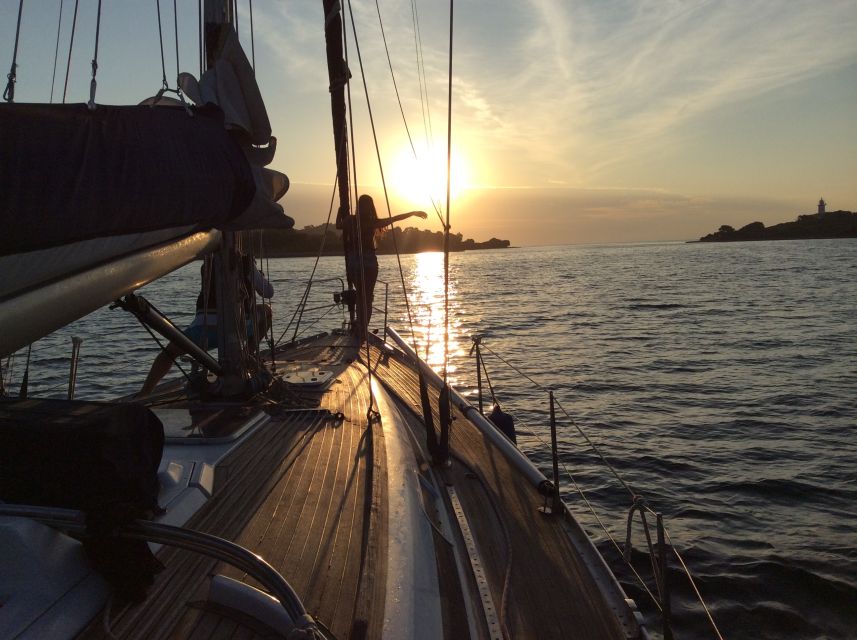 Alcudia: Sailing Yacht Excursion with Wine & Tapas - Who Will Enjoy This Sailing Trip Most