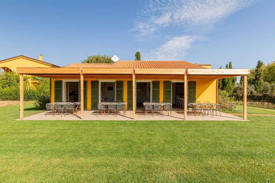 Alghero: Wine and Olive Oil Tasting at a Local Farm - Who should book this experience?