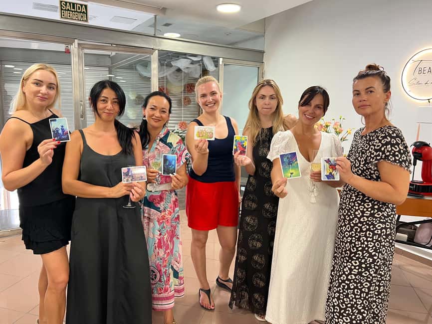 Alicante: Fluid Art-Therapy Workshop&Wine - Choosing between the standard and candlelit sessions