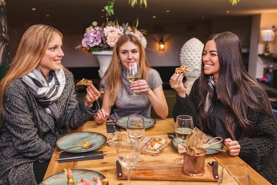 Alicante: Food Walking Tour with Wine Tasting and Tapas - Who should book this experience?