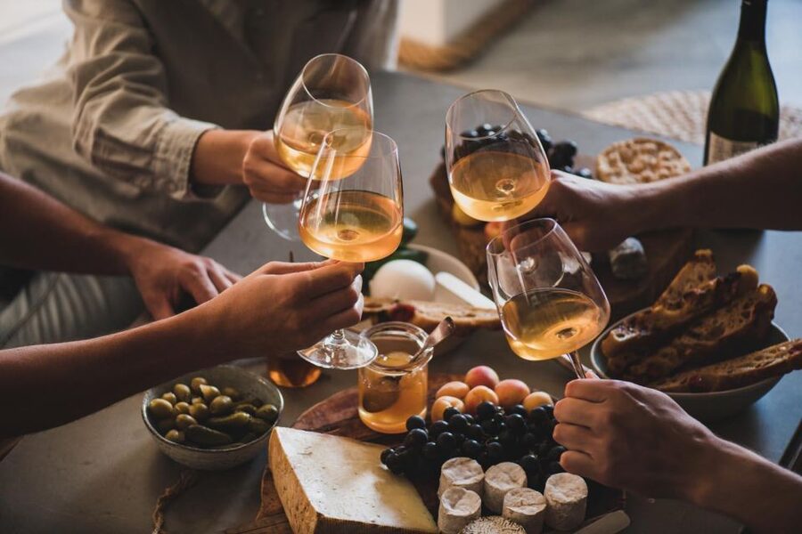 Alicante: Food Walking Tour with Wine Tasting and Tapas - What you will taste and drink