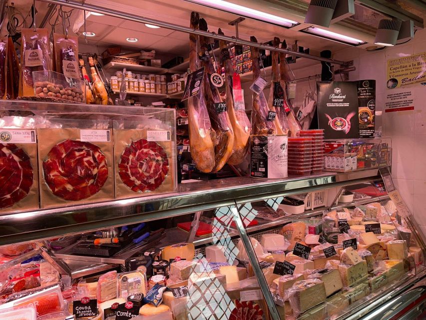Alicante: Food Walking Tour with Wine Tasting and Tapas - The guide can make or break the afternoon