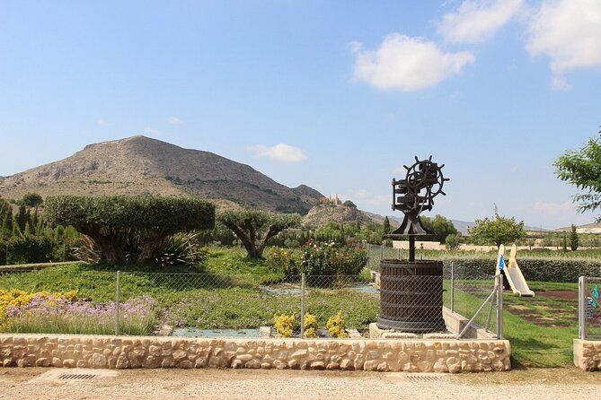 Alicante: Old Winery with Tastings & Gaudí's style of Church - Who should book this tour?