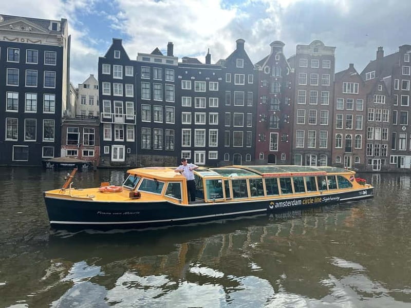 Amsterdam canal cruise with culinary burger or cheese & wine - Comfort on a cool Amsterdam evening