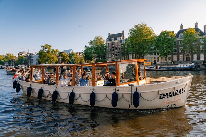 Amsterdam: Luxury Boat Cruise Unlimited Cocktails, Beers & Wines - Dutch cheese, blankets, and the small details