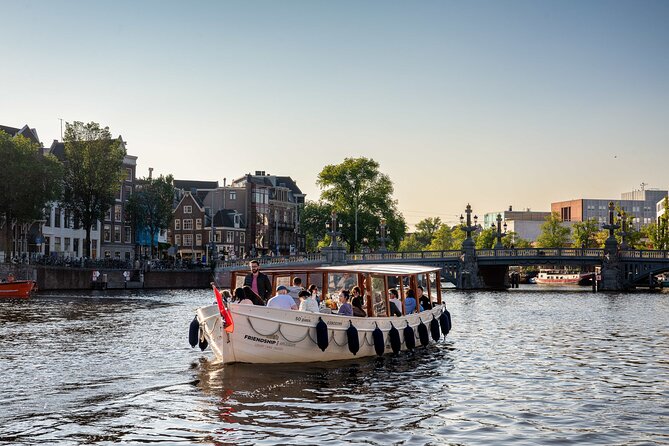 Amsterdam: Luxury Boat Cruise Unlimited Cocktails, Beers & Wines - Why the electric boat changes the ride