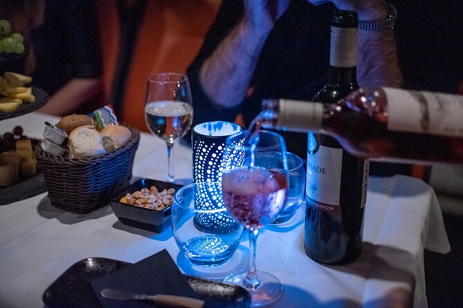 Amsterdam Wine and Cheese Guided Evening Cruise - What arrives on the cheese board