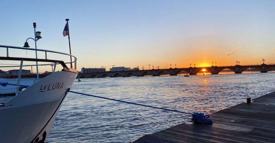 Aperitive guided cruise « Wine and Canelé » - The Outward Cruise: Bordeaux’s Riverfront in Context