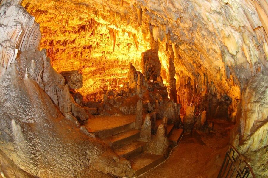 Argostoli: Melissani & Drogarati Cave Tour with Wine Tasting - Why this Kefalonia tour works well for a cruise day