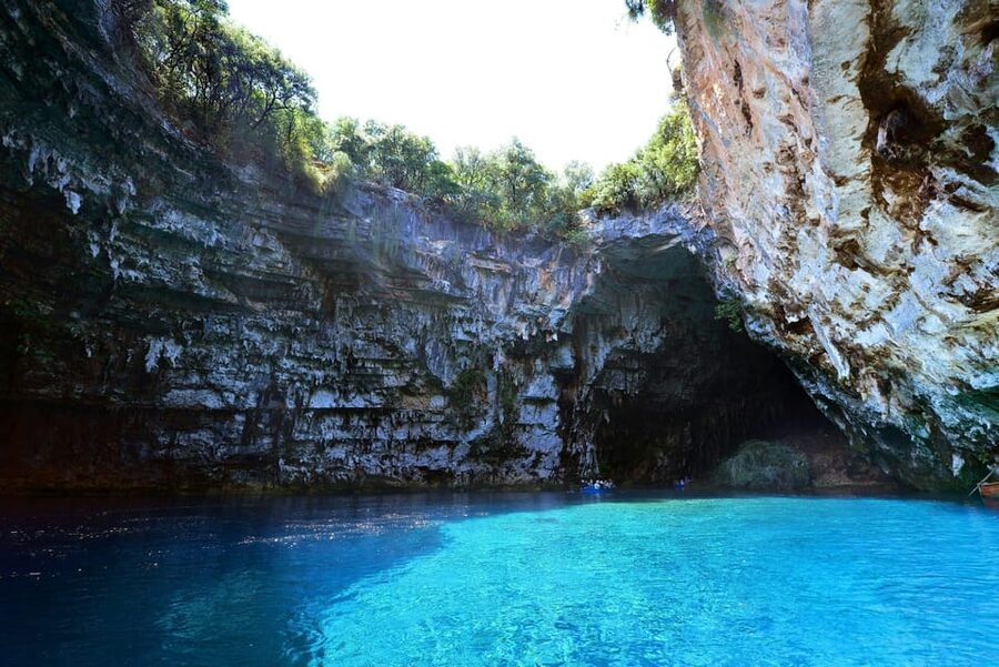 Argostoli: Melissani & Drogarati Cave Tour with Wine Tasting - Myrtos Beach viewpoint in just 10 minutes