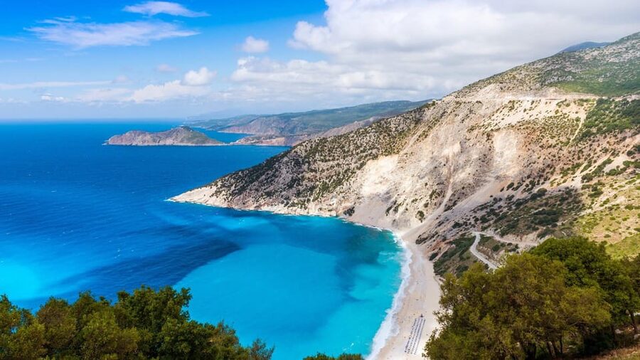 Argostoli: Melissani & Drogarati Cave Tour with Wine Tasting - Kefalonian wine at The Vine