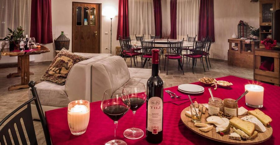 Assisi: Organic Wine and Cheese Tasting - Four organic wines from Assisi and Umbria