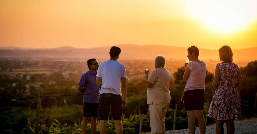Assisi: Organic Winery Tour with Tastings & Typical Food - Arriving at Tili 21 near Assisi