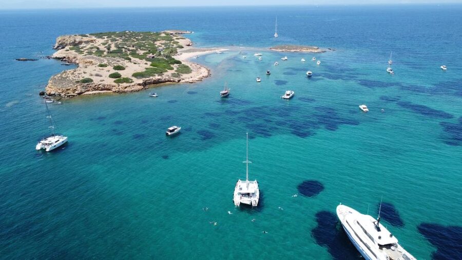 Athens: Catamaran Cruise with Fresh Lunch and Wine - Vouliagmeni Bay and the Athens Riviera