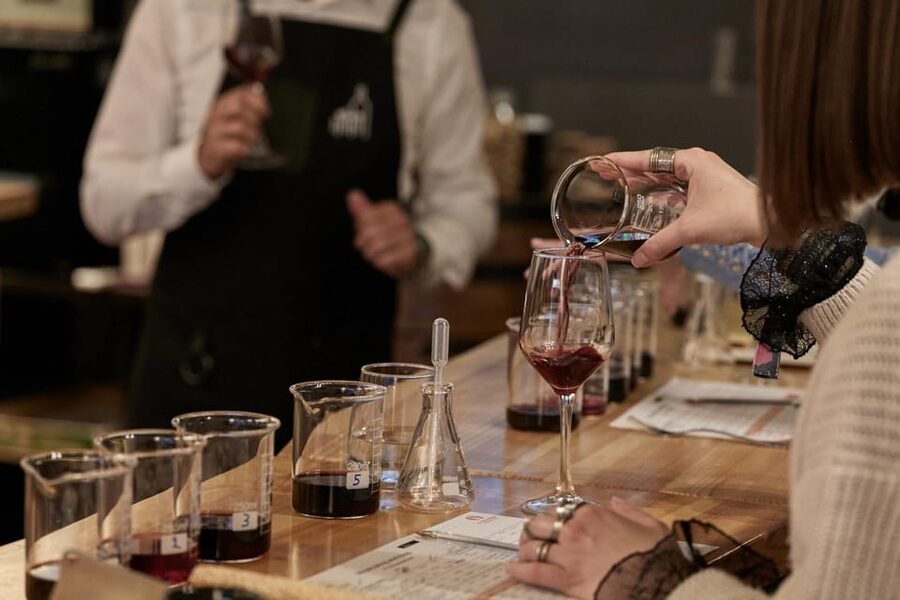 Athens: Create Your Own Wine-Workshop under the Acropolis - The quality of the instruction