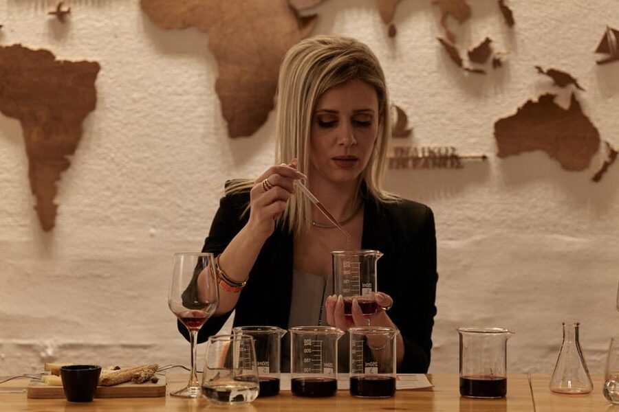 Athens: Create Your Own Wine-Workshop under the Acropolis - Tasting five Greek grape varieties