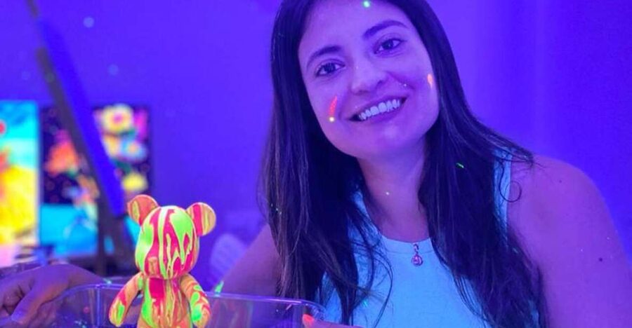 Barcelona: Bear-brick Fluorescent Painting | Wine and Art - Working With Fluorescent Colors and Tools