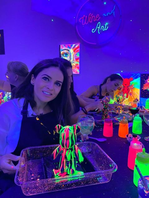 Barcelona: Bear-brick Fluorescent Painting | Wine and Art - Making the Most of the 75-Minute Schedule