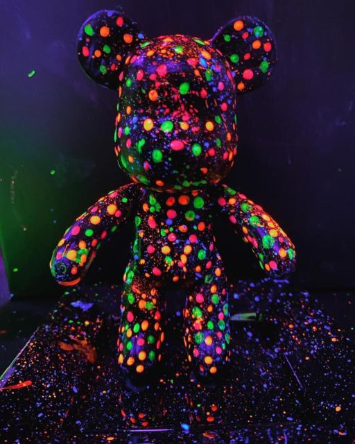 Barcelona: Bear-brick Fluorescent Painting | Wine and Art - What May Not Work for Everyone