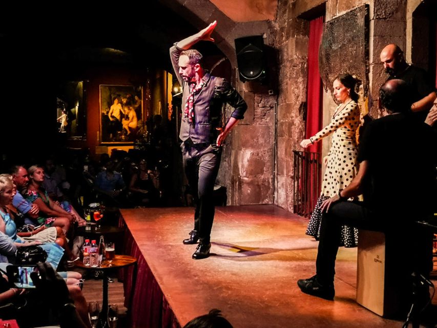 Barcelona: City Tour & Flamenco Show with Wine & Tapas - Plaça Reial and the first look at old Barcelona