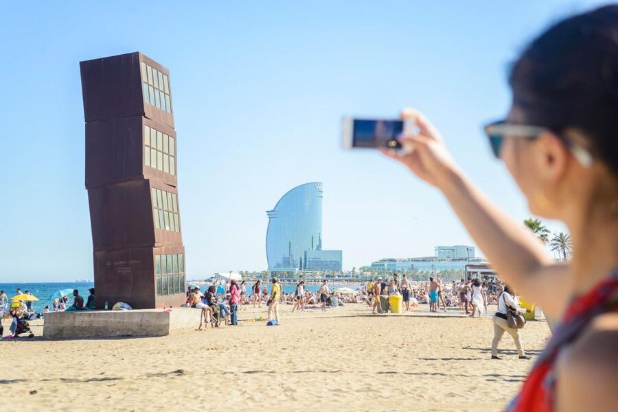 Barcelona eBike Tour with Wine and Tapas Experience - La Barceloneta: from city streets to sea air