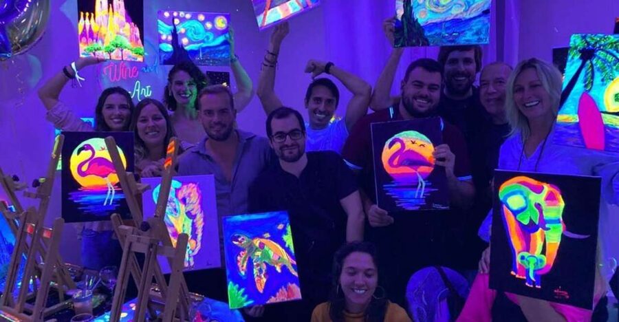 Barcelona: Fluorescent Paint and Wine Workshop - Key points to know before you book