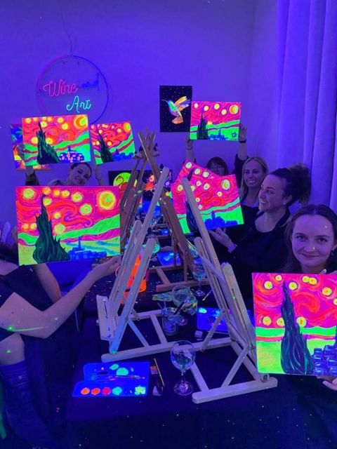 Barcelona: Fluorescent Paint and Wine Workshop - Practical tips for a better session