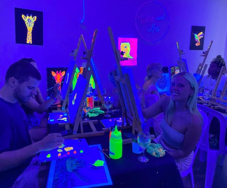 Barcelona: Fluorescent Paint and Wine Workshop - What you actually take home