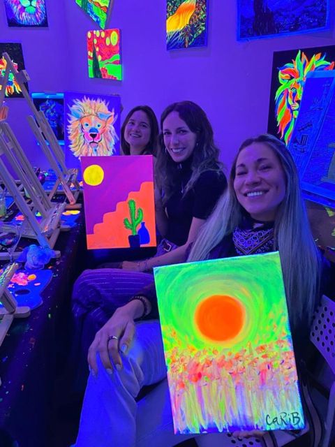Barcelona: Fluorescent Paint and Wine Workshop - Is $47 a good value?