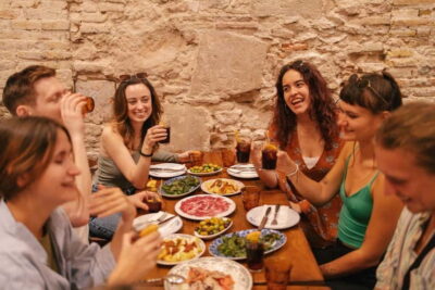 Food Walking Tour with Tapas and Wine