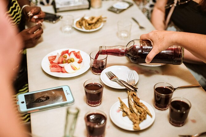 Barcelona Gothic Quarter Tapas & Taverns Food & Wine Tour - Bar La Plata and the appeal of four classic dishes