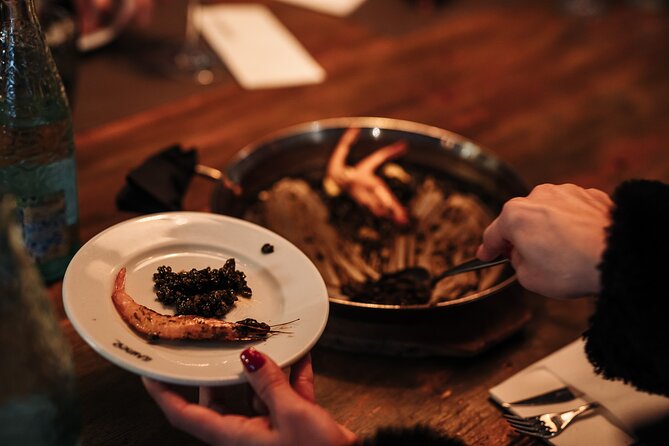 Barcelona: Guided Food Walking Tour with Tapas and Wine - Gothic Quarter streets: history between bites