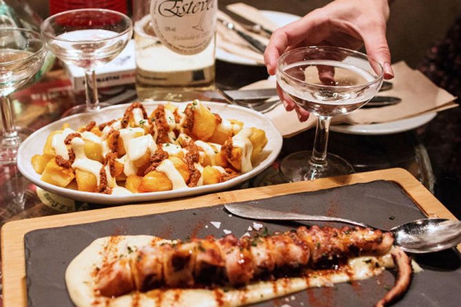 Barcelona: La Boqueria Food, Wine & History Walking Tour - El Born, old streets and family-run places