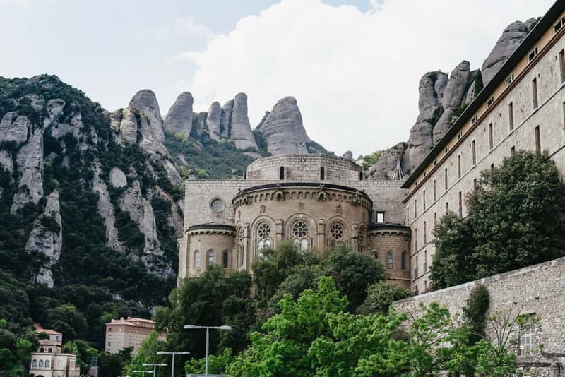 Barcelona: Montserrat, Cogwheel, Black Madonna & Winery Tour - Half-day or full-day: choosing the right version
