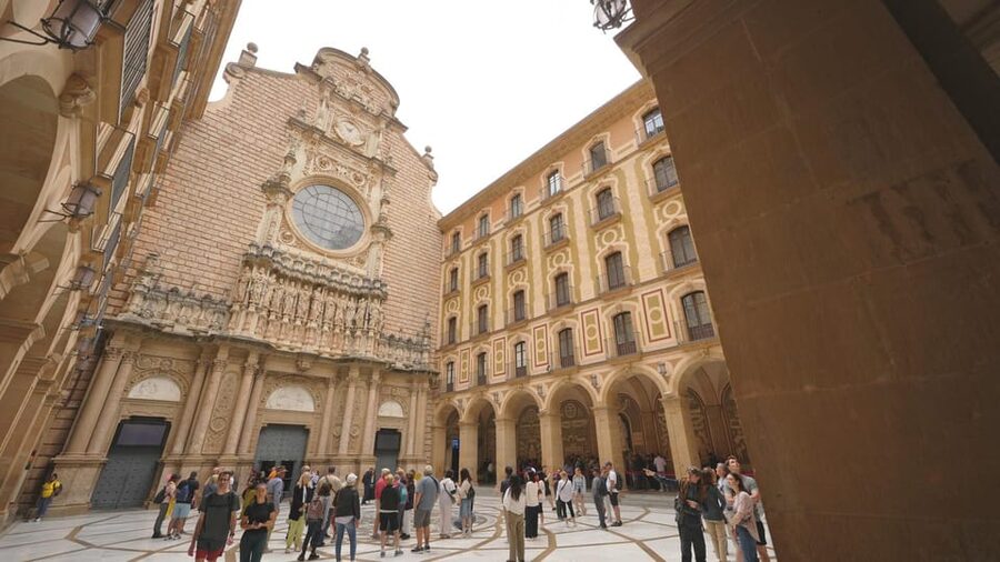 Barcelona: Montserrat Tour with Lunch & Wine Tasting Option - Should You Book It?