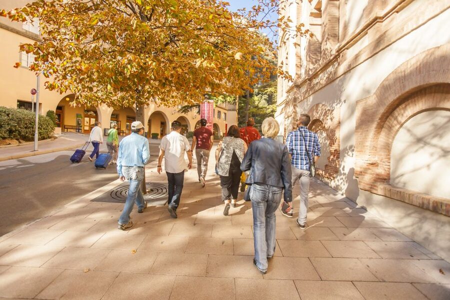 Barcelona: Montserrat with Winery Visit and Farmhouse Lunch - Why this day trip works so well