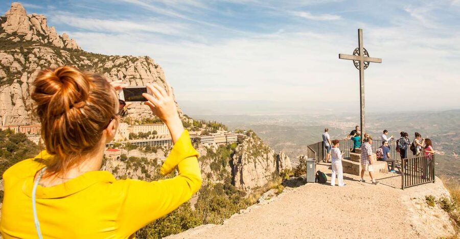 Barcelona: Montserrat with Winery Visit and Farmhouse Lunch - Montserrat monastery and the Black Madonna