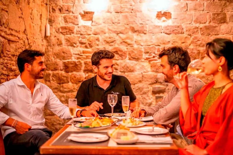 Barcelona: Private Tapas & Wine with Flamenco Show Old Town - Who should book this Barcelona evening?