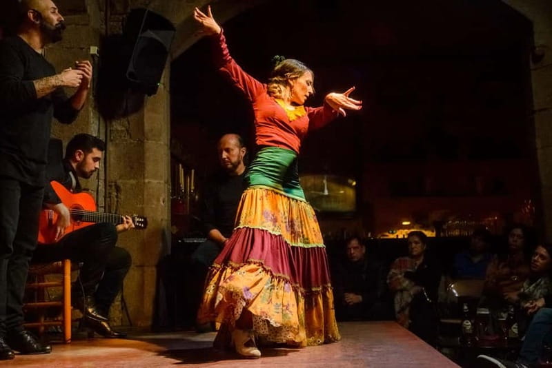 Barcelona: Private Tapas & Wine with Flamenco Show Old Town - Starting near Palau de la Música Catalana