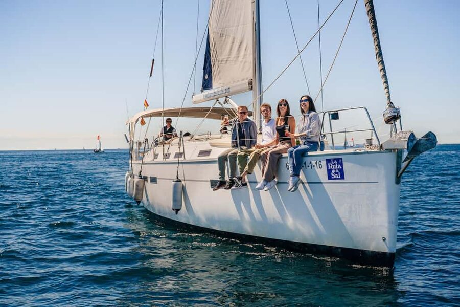 Barcelona: Sailing Cruise & Vineyard Tour with Wine Tasting - Four wines and a Catalan table