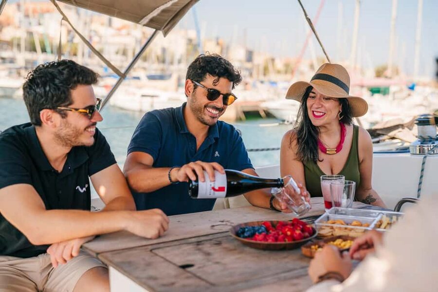 Barcelona: Sailing Cruise & Vineyard Tour with Wine Tasting - Meeting at Port Olímpic