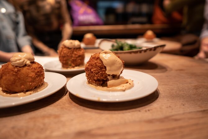 Barcelona Side Streets Tapas & Wine Tour - A sweet finish at Forn de pa Balboa